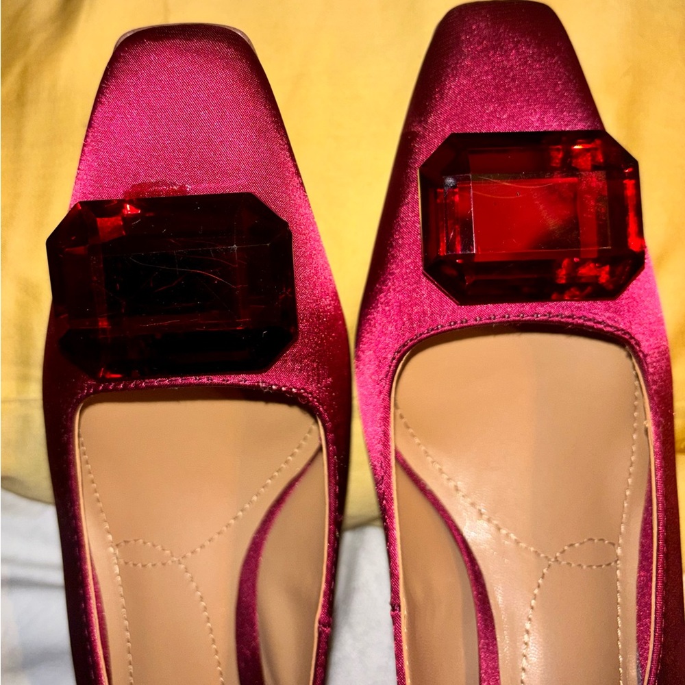 J.Renee Burgundy Slingback Pointed/Squared Toe Pumps with Red Gem - Picture 7 of 17